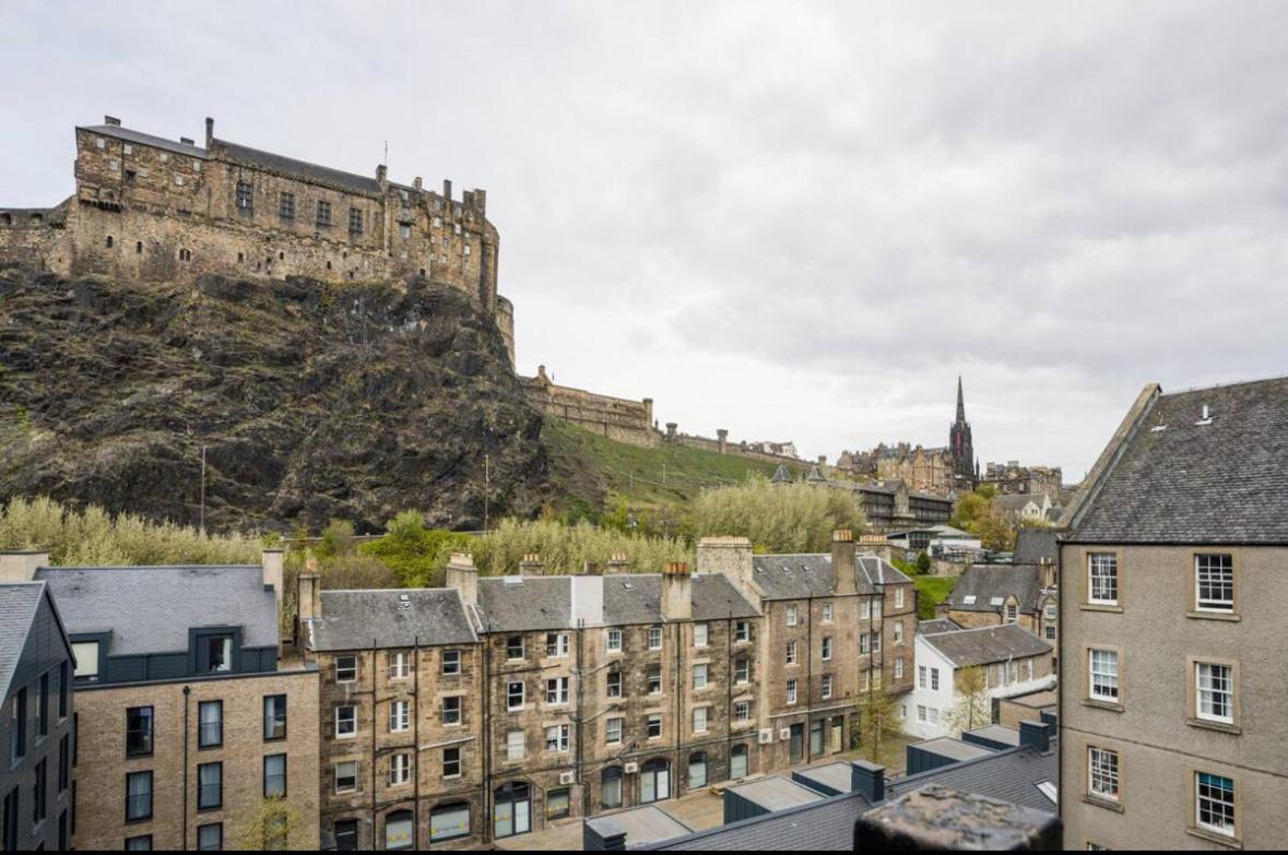 Edinburgh Castle Apartment Exterior photo